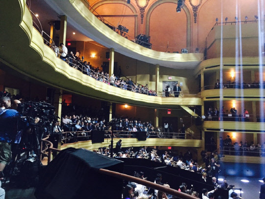 이 날 행사에는 1000여명의 관계자들이 참석, 총 3층 규모인 행사장을 가득 채웠다.